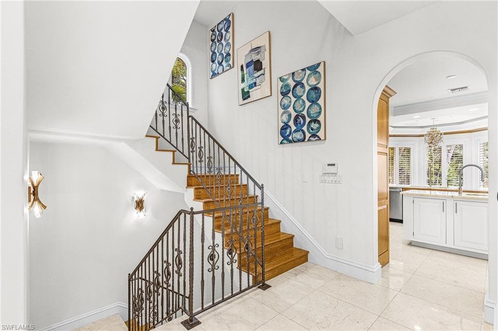 1825 6th ST S, NAPLES FL 34102-31