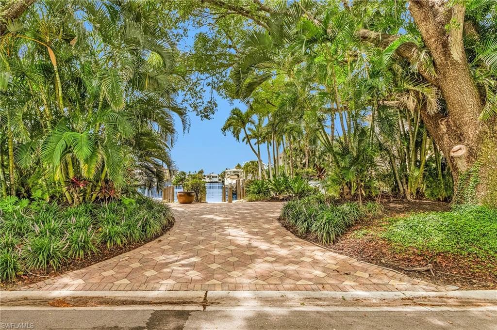 1825 6th ST S, NAPLES FL 34102-44