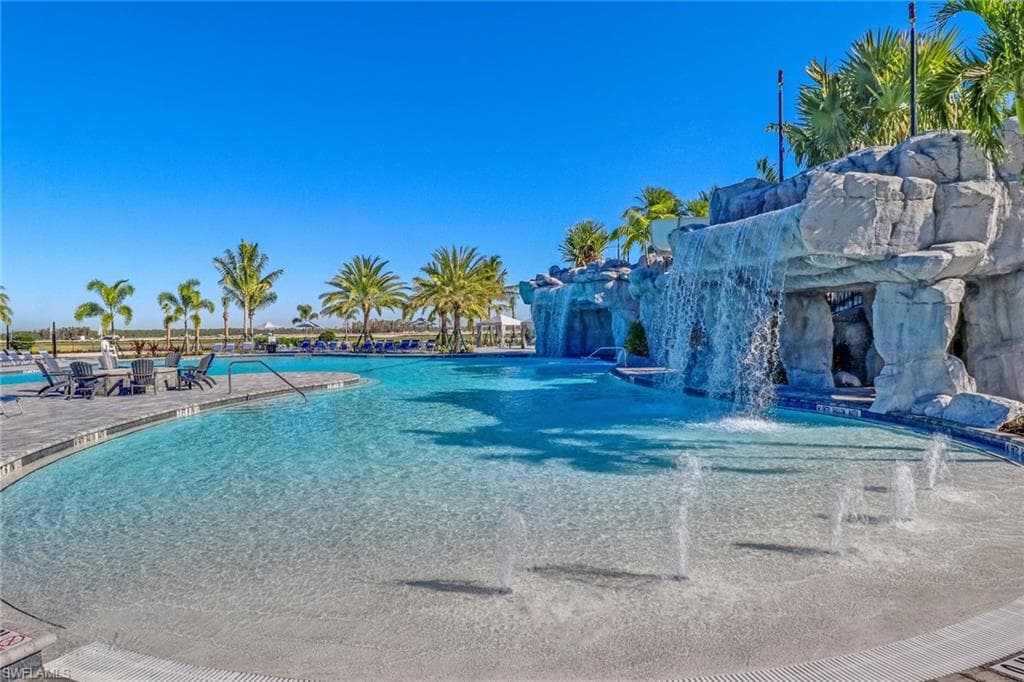 17548 Kinzie LN, ESTERO FL 33928-17