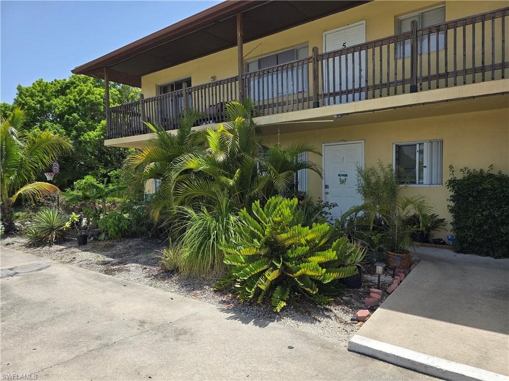 10632 Woods CIR # 1, BONITA SPRINGS FL 34135-1