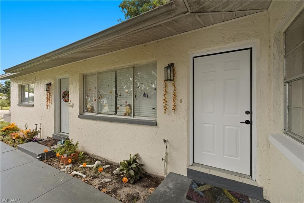 1069 Highlands DR, NAPLES FL 34103-11