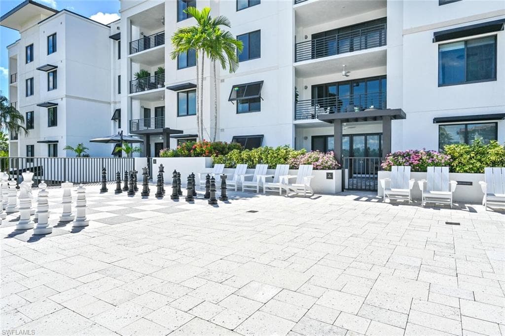 1111 Central Avenue # 303, NAPLES FL 34102-35