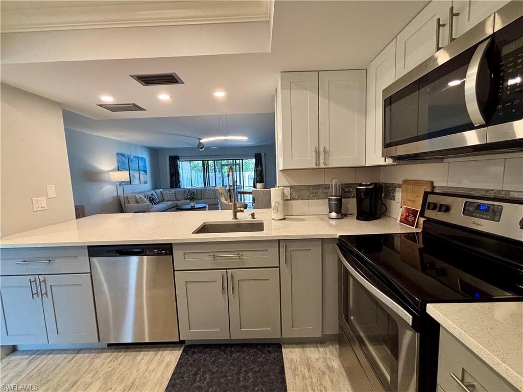 800 Meadowland DR # 4, NAPLES FL 34108-4