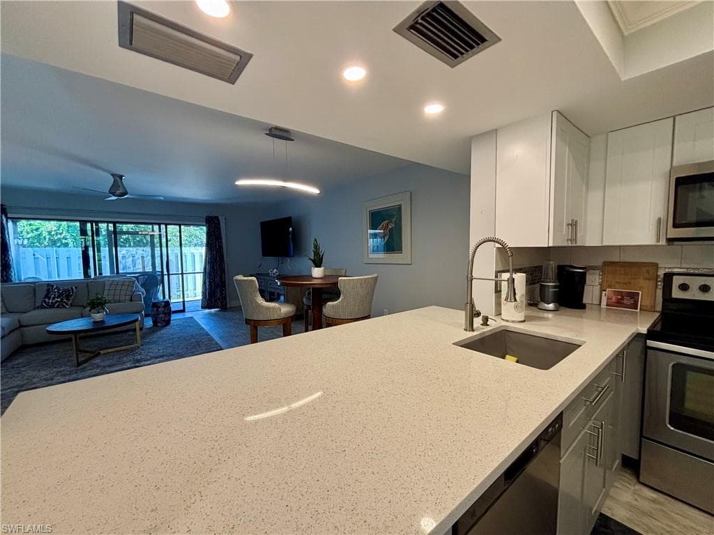 800 Meadowland DR # 4, NAPLES FL 34108-3