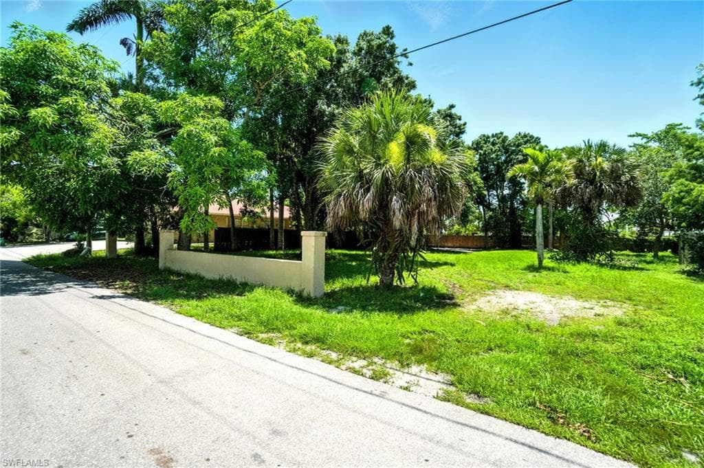 2960 Gordon ST, NAPLES FL 34112-5