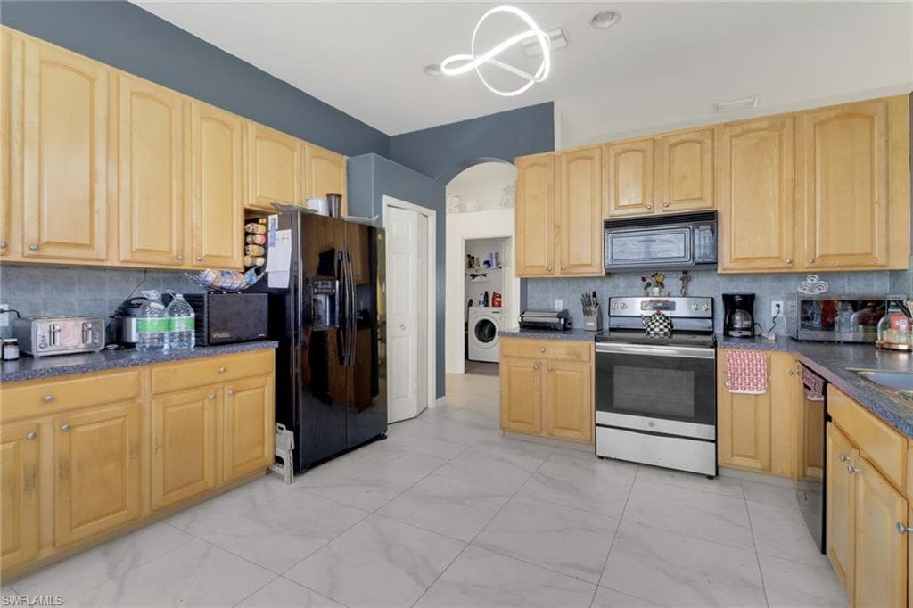 7384 Sika Deer WAY, FORT MYERS FL 33966-12