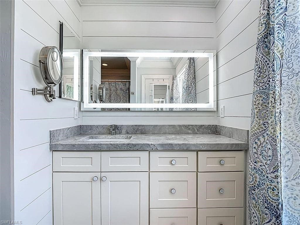 14991 Savannah DR, NAPLES FL 34119-33