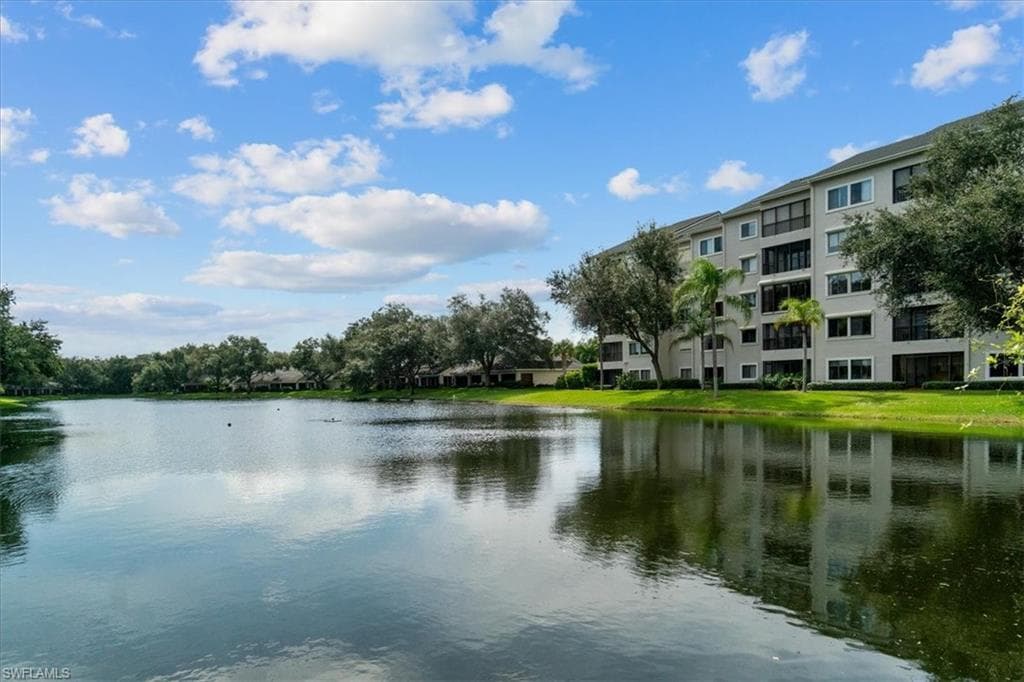 900 Arbor Lake DR # 307, NAPLES FL 34110-31