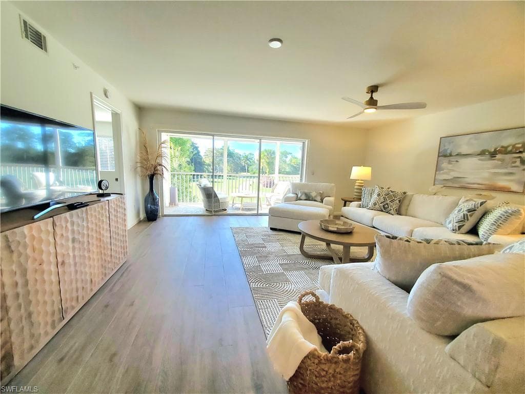 1051 Eastham WAY # 204, NAPLES FL 34104-2