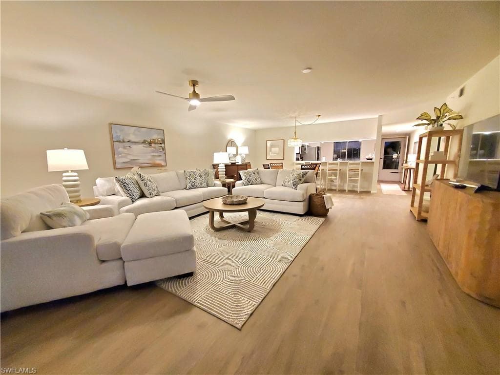 1051 Eastham WAY # 204, NAPLES FL 34104-4