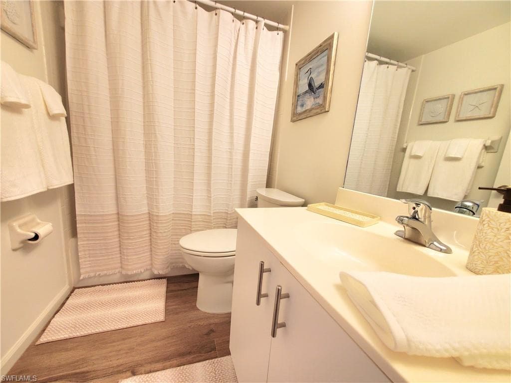 1051 Eastham WAY # 204, NAPLES FL 34104-13