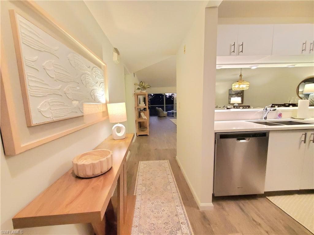 1051 Eastham WAY # 204, NAPLES FL 34104-17