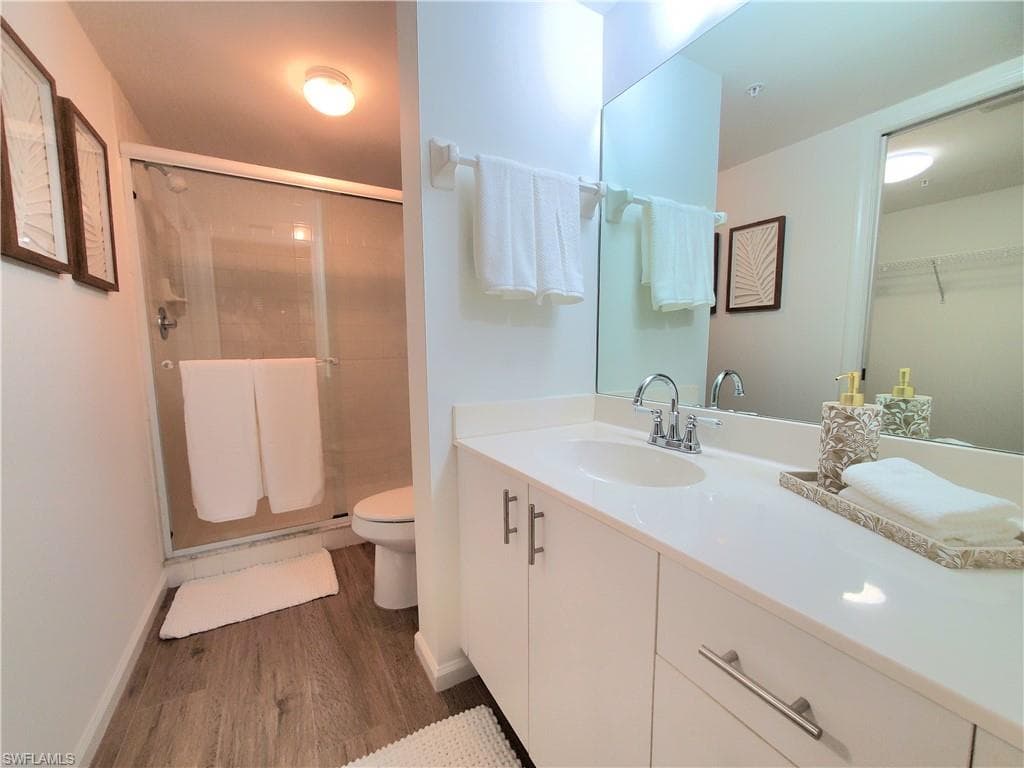 1051 Eastham WAY # 204, NAPLES FL 34104-10