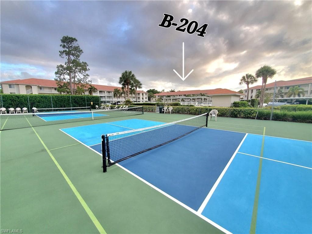 1051 Eastham WAY # 204, NAPLES FL 34104-30