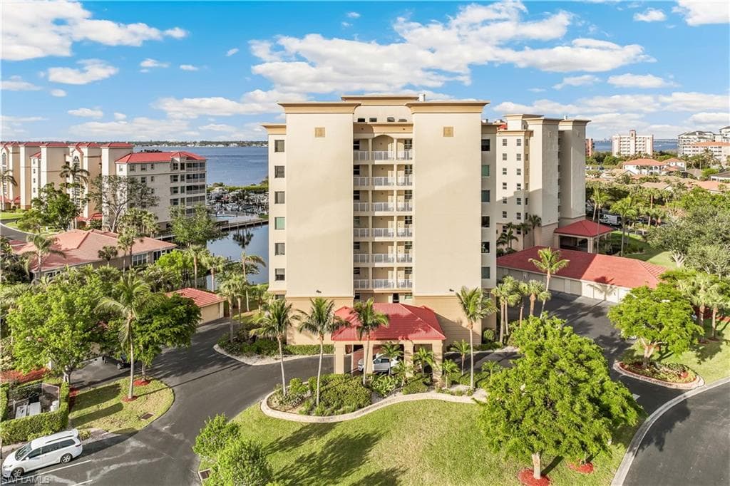 15160 Harbour Isle DR # 202, FORT MYERS FL 33908-1