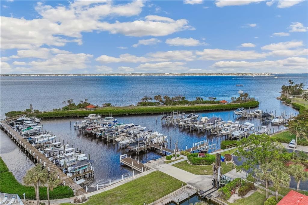15160 Harbour Isle DR # 202, FORT MYERS FL 33908-2