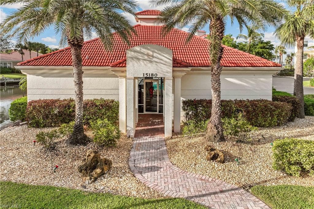 15160 Harbour Isle DR # 202, FORT MYERS FL 33908-31