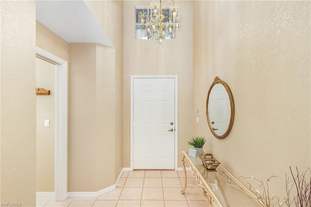 2130 Aberdeen LN # 102, NAPLES FL 34109-1