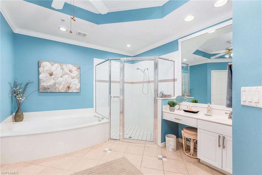 2130 Aberdeen LN # 102, NAPLES FL 34109-11