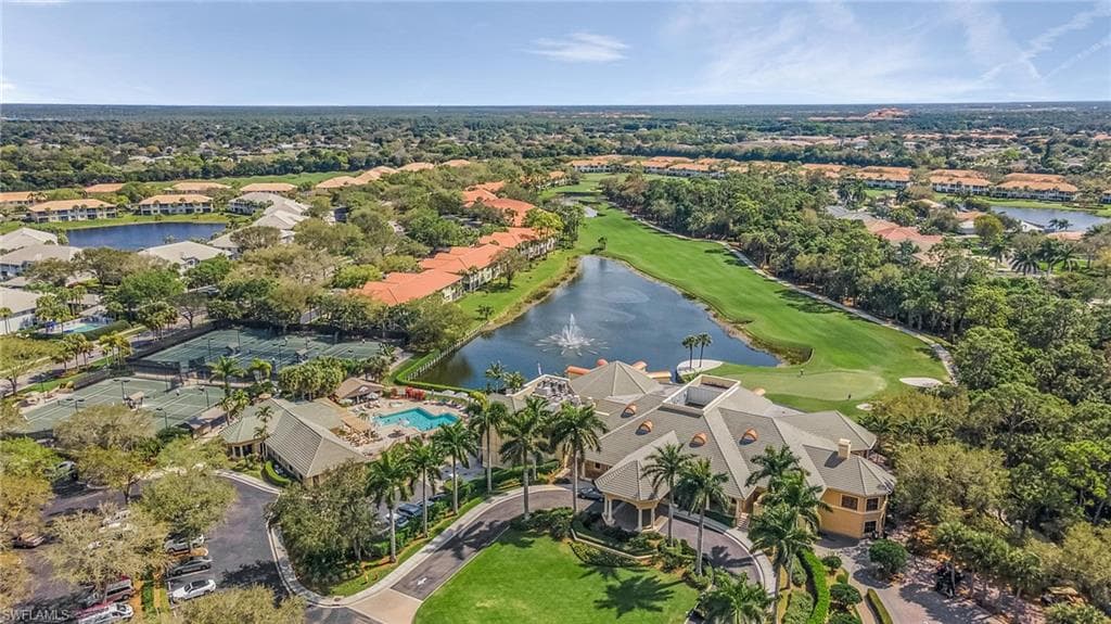 2130 Aberdeen LN # 102, NAPLES FL 34109-19