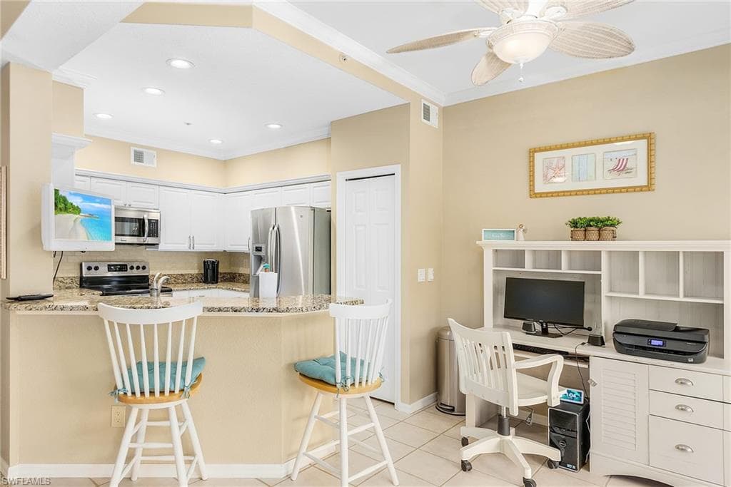 2130 Aberdeen LN # 102, NAPLES FL 34109-3