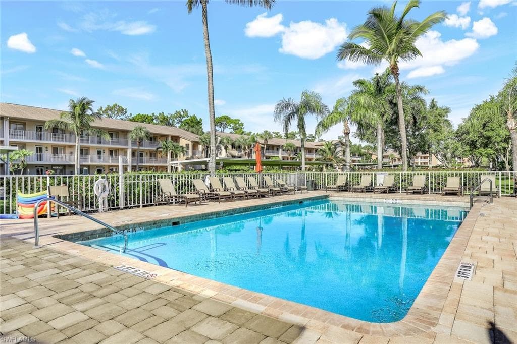 7360 Glenmoor LN # 4301, NAPLES FL 34104-15