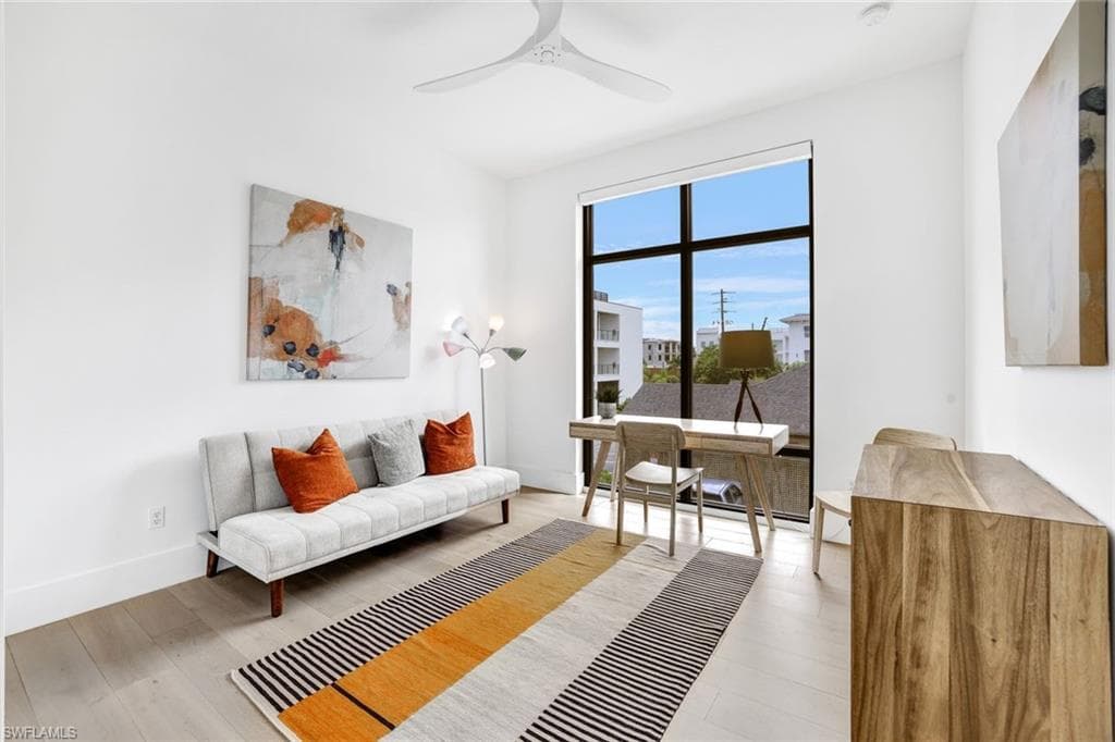 850 Central AVE # 207, NAPLES FL 34102-15