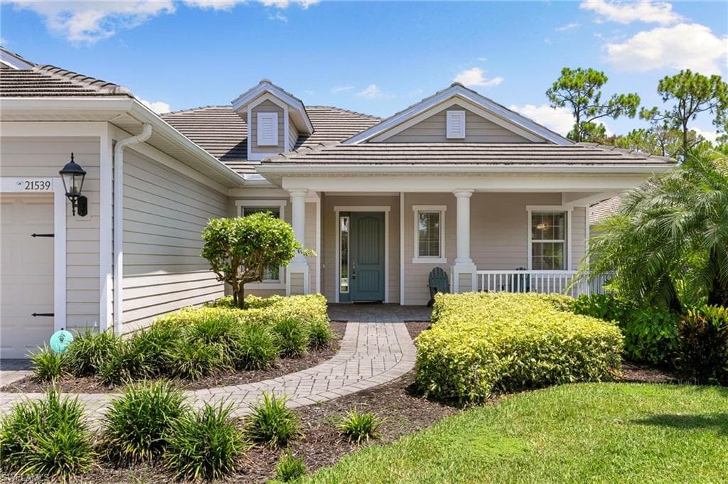 21539 Oaks Of Estero CIR, ESTERO FL 33928-3