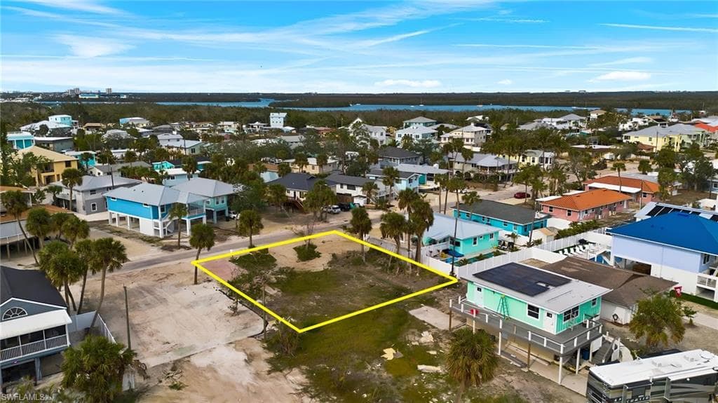 136 Madison CT, FORT MYERS BEACH FL 33931-15