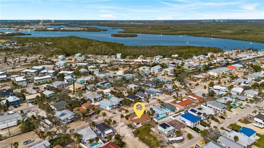 136 Madison CT, FORT MYERS BEACH FL 33931-8