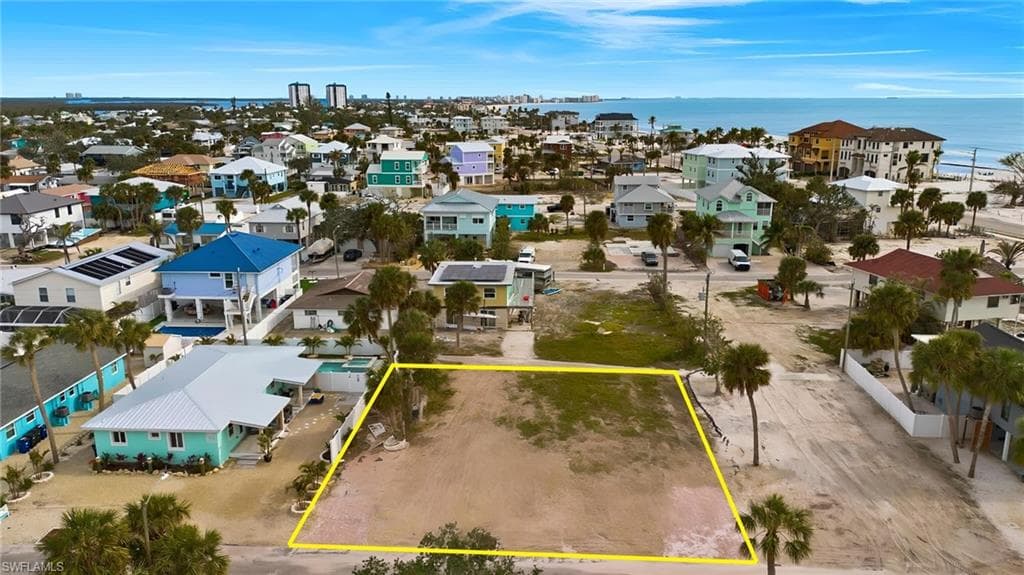 136 Madison CT, FORT MYERS BEACH FL 33931-9