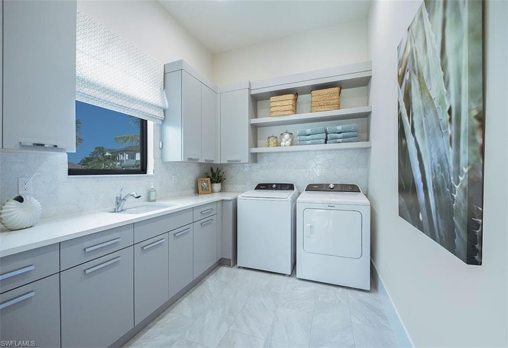 2950 Coco Lakes WAY, NAPLES FL 34105-26