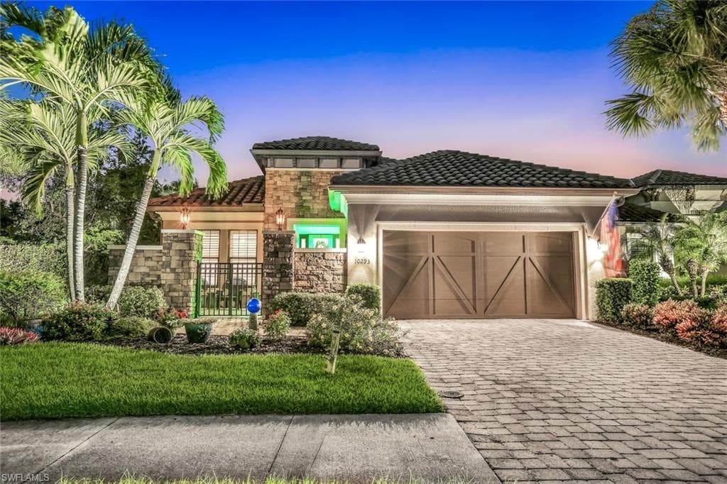 10293 Coconut RD, ESTERO FL 34135-37