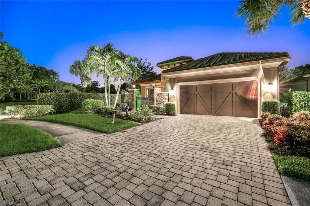 10293 Coconut RD, ESTERO FL 34135-38