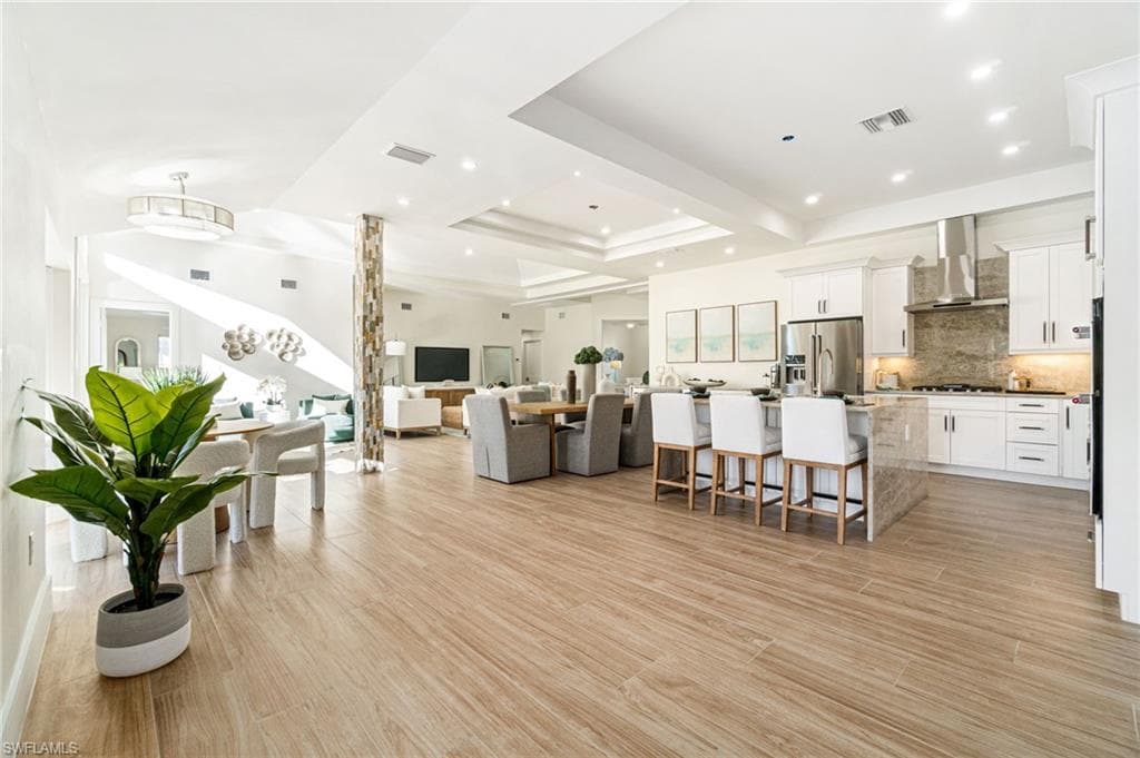 5203 Starfish AVE, NAPLES FL 34103-22