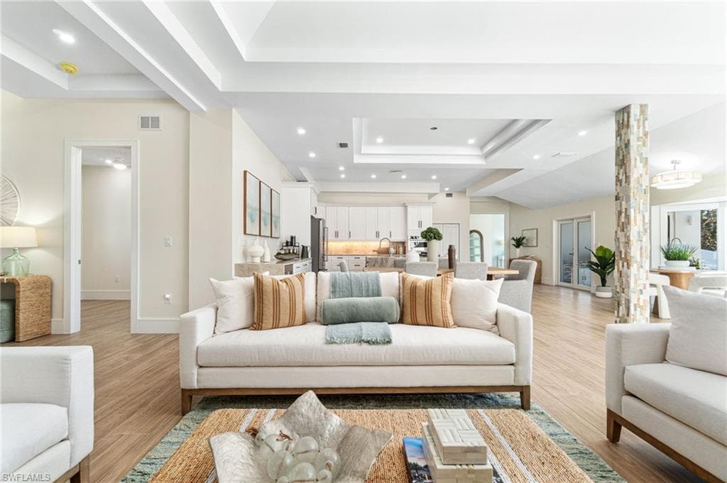 5203 Starfish AVE, NAPLES FL 34103-15