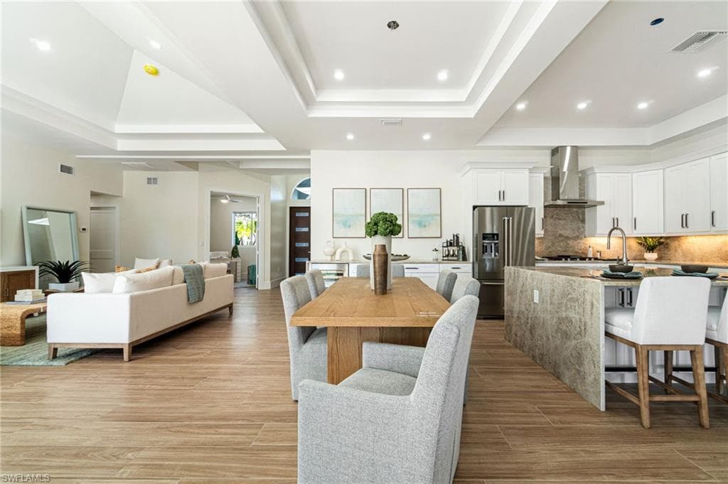 5203 Starfish AVE, NAPLES FL 34103-21