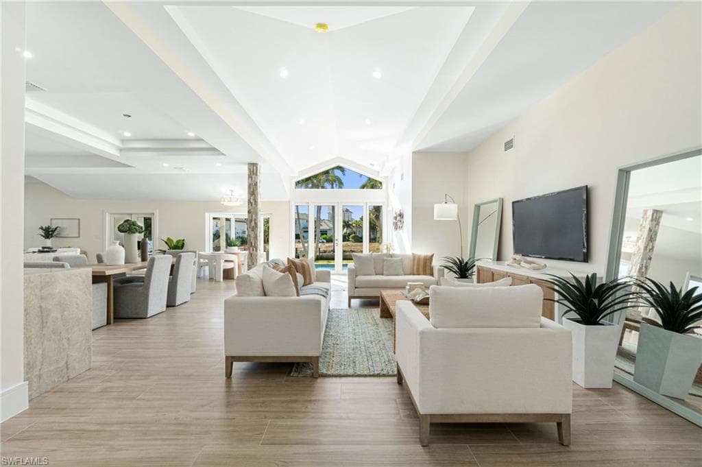 5203 Starfish AVE, NAPLES FL 34103-8