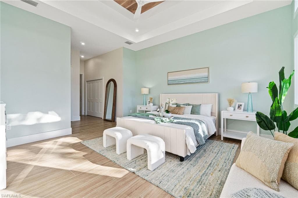 5203 Starfish AVE, NAPLES FL 34103-33