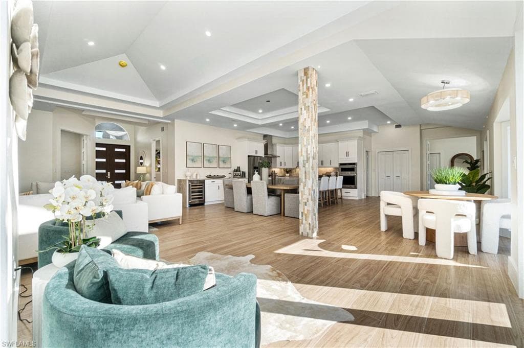 5203 Starfish AVE, NAPLES FL 34103-18