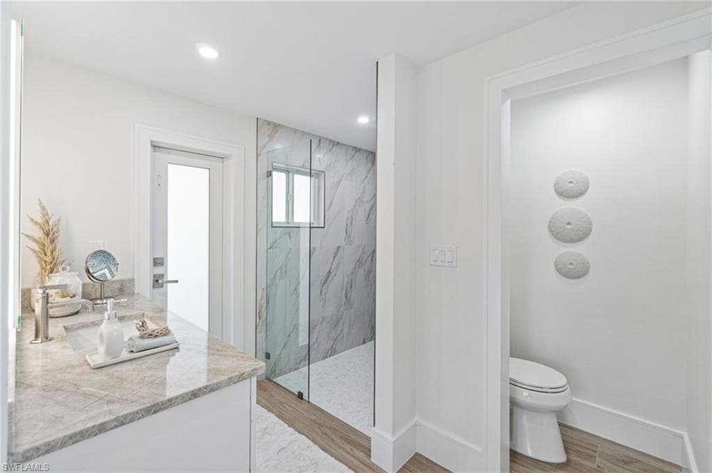 5203 Starfish AVE, NAPLES FL 34103-39