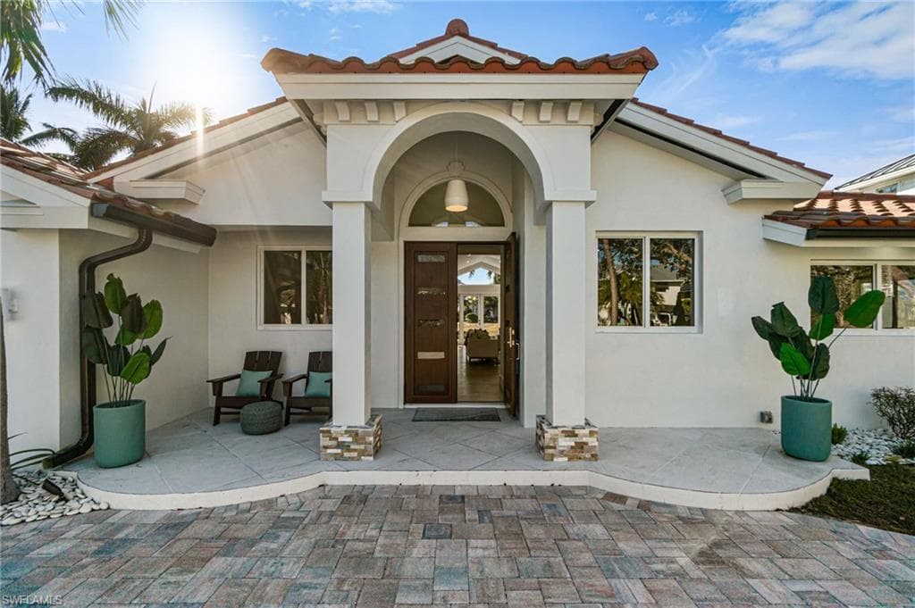 5203 Starfish AVE, NAPLES FL 34103-3