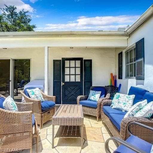 650 S Golf DR, NAPLES FL 34102-45