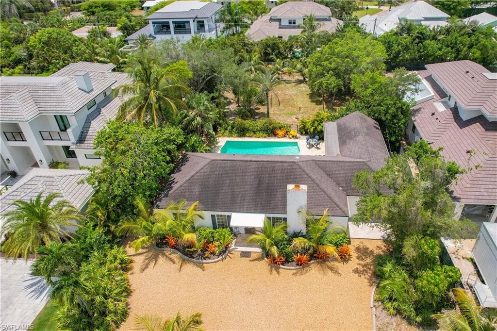 650 S Golf DR, NAPLES FL 34102-2