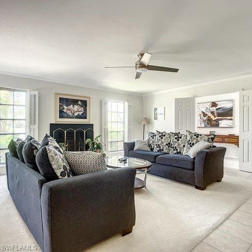 650 S Golf DR, NAPLES FL 34102-8