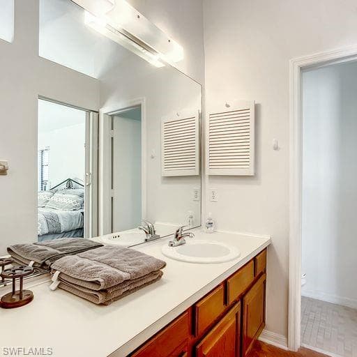 650 S Golf DR, NAPLES FL 34102-33