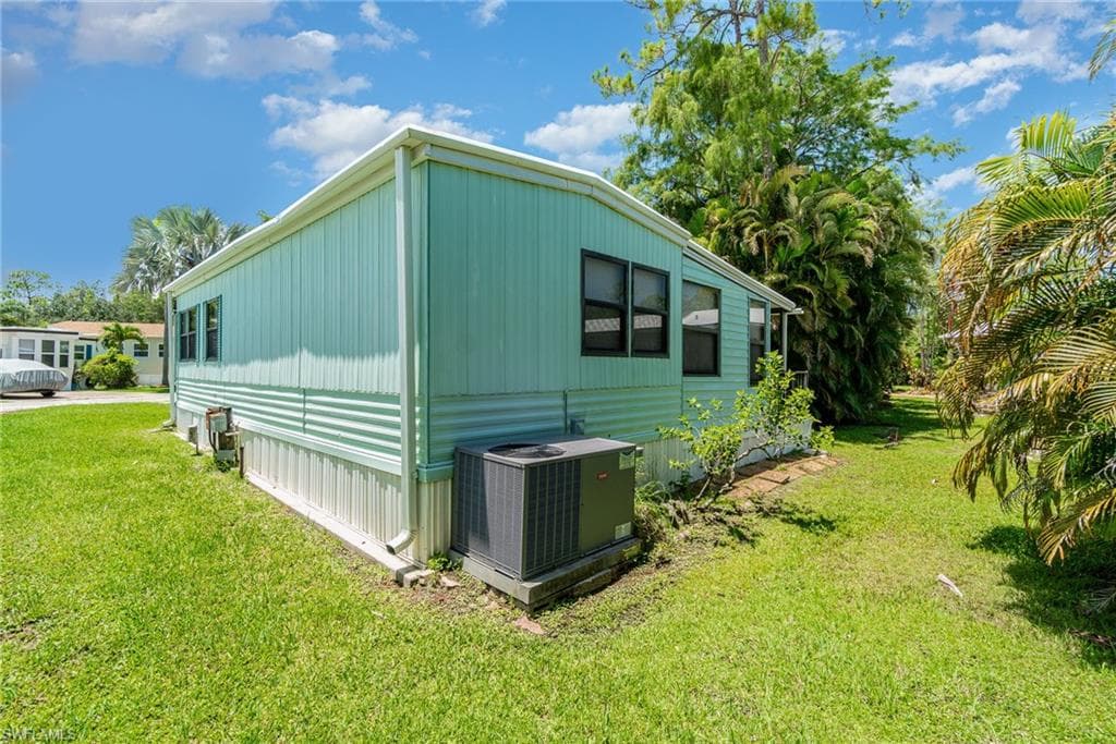 10839 Barred Owl CIR, ESTERO FL 33928-25
