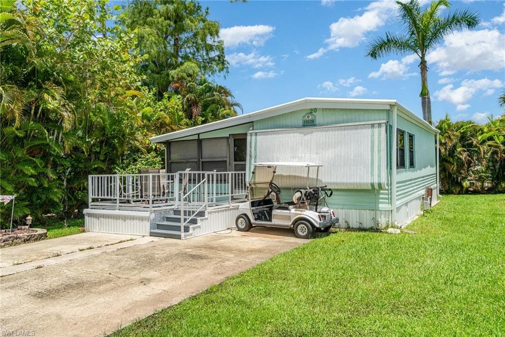 10839 Barred Owl CIR, ESTERO FL 33928-6