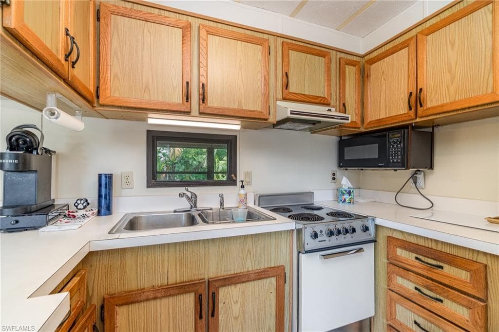 10839 Barred Owl CIR, ESTERO FL 33928-20