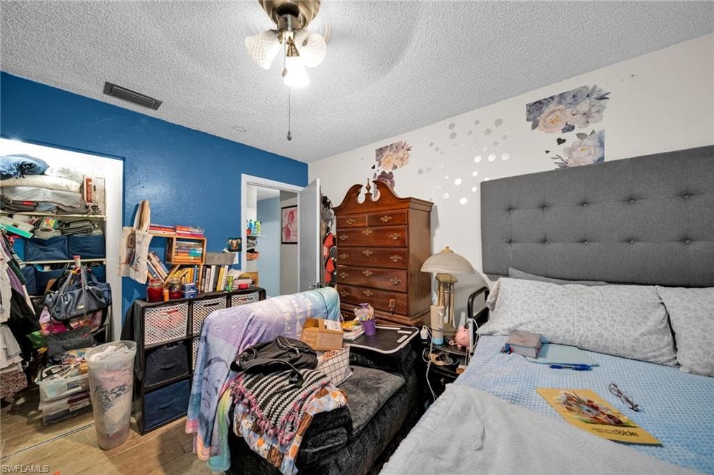 63 Tangelo CT, LEHIGH ACRES FL 33936-8